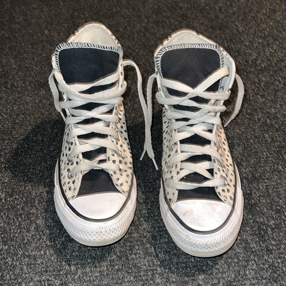 Converse size 6 women’s - Picture 2 of 5